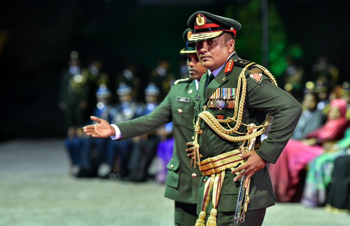 މާލެ: އޭޕްރިލް 23، 2019: ސިފައިންގެ 127 ވަނަ އަހަރީ ދުވަހުގެ މުނާސަބަތުގައި ބޭއްވި ރަސްމިއްޔާތުގައި ޗީފް އޮފް ޑިފެންސް ފޯސް އަބްދުﷲ ޝަމާލް ބައިވެރިވެ ވަޑައިގަންނަވަނީ-- ފޮޓޯތައް: ނިޝާން އަލީ /މިހާރު