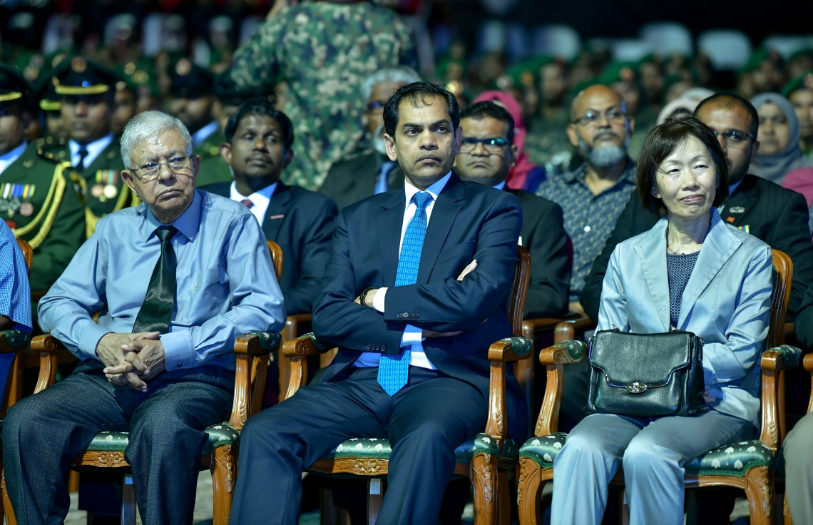 މާލެ: އޭޕްރިލް 23، 2019: ސިފައިންގެ 127 ވަނަ އަހަރީ ދުވަހުގެ މުނާސަބަތުގައި ބޭއްވި ރަސްމިއްޔާތުގައި އެކު ގައުމުތަކުގެ ސަފީރުން ބައިވެރިވެ ވަޑައިގަންނަވަނީ-- ފޮޓޯތައް: ނިޝާން އަލީ /މިހާރު