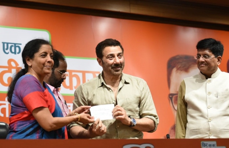 ބީޖޭޕީއާ އެކު ސަނީ ޑިއޯލް ސިޔާސީ މައިދާނަށް