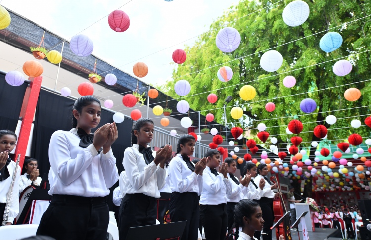 ވެކްސިން ދިނުން މަޖުބޫރުކޮށް މަޖިލިހުން ފާސްކޮށްފި