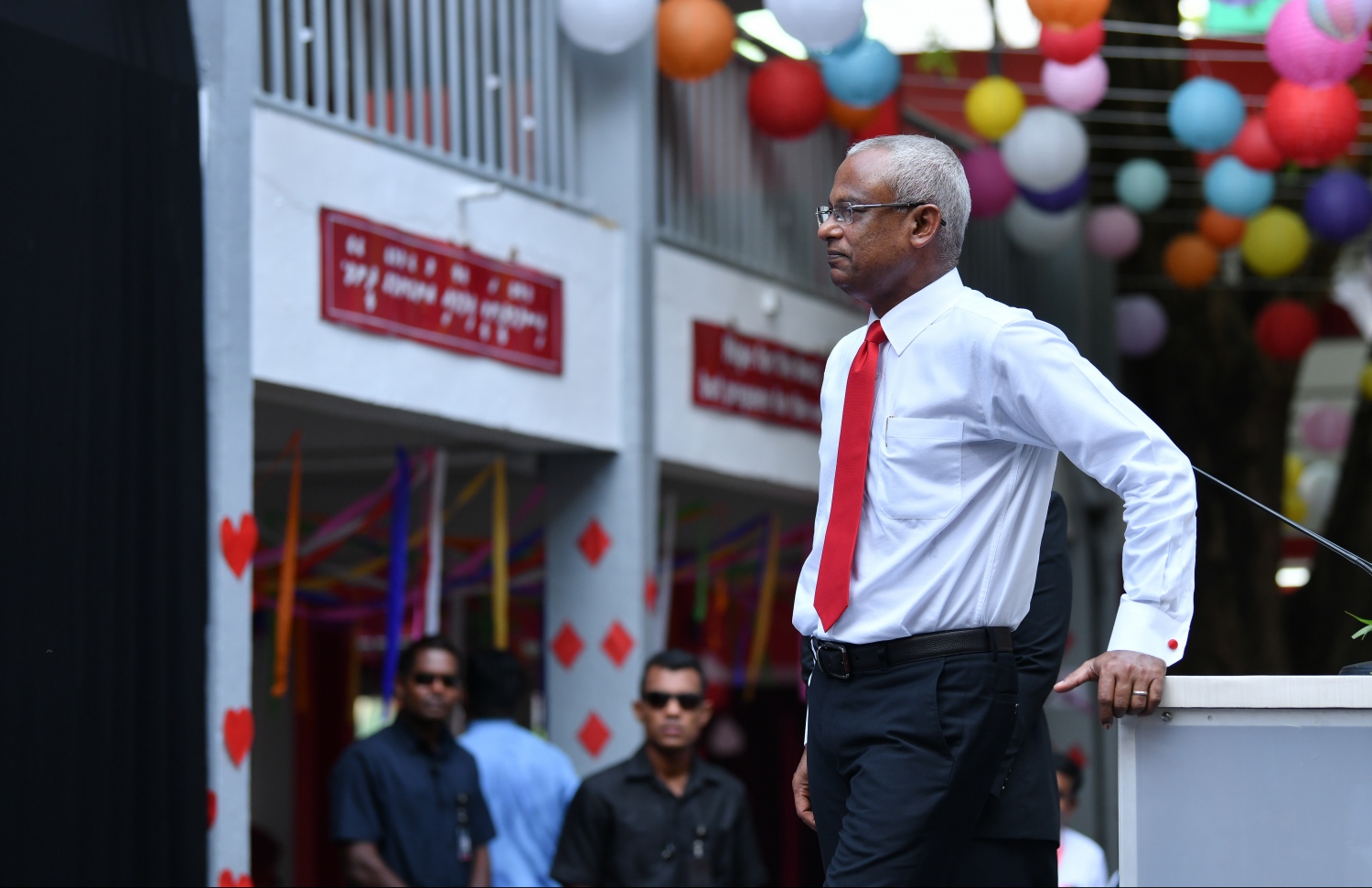 އިސްކަންދަރު ސްކޫލުގެ 58 އަހަރުފުރުމާ ދިމާކޮށް އެ ސްކޫލުގައި މިއަދު ބޭއްވި ރަސްމިއްޔާތުގައި ރައީސް އިބްރާހިމް މުހައްމަދު ސޯލިހު ބައިވެރިވެވަޑައިގަންނަވަނީ.-- ފޮޓޯ: ހުސެއިން ވަހީދު/ މިހާރު