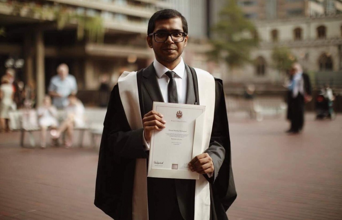 ޝައްފާން: އޮކްސްފޯޑުގައި މާސްޓާޒްއަށް ކިޔަވަނީ