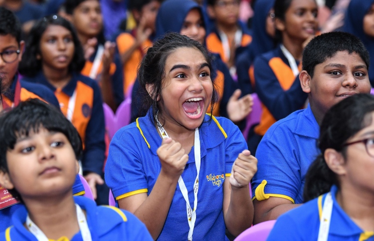 ސްކޮލާސް ކަޕްގެ ފުރަތަމަ ބުރު ދަރިވަރުން ނިންމާލައިފި