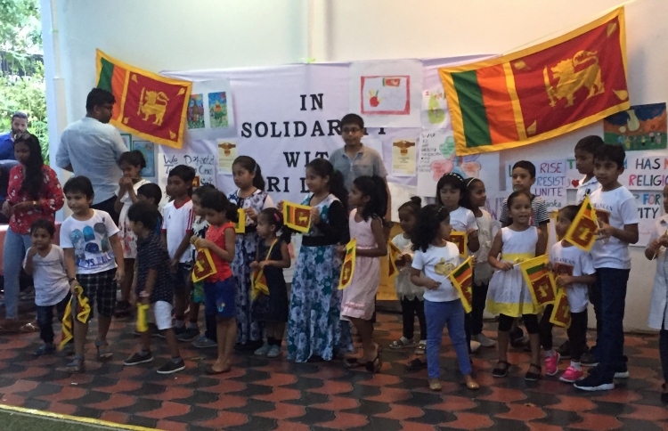 ލަންކާއާއެކު ދިވެހިން ތިބިކަން އަންގައިދޭން ހަރަކާތެއް