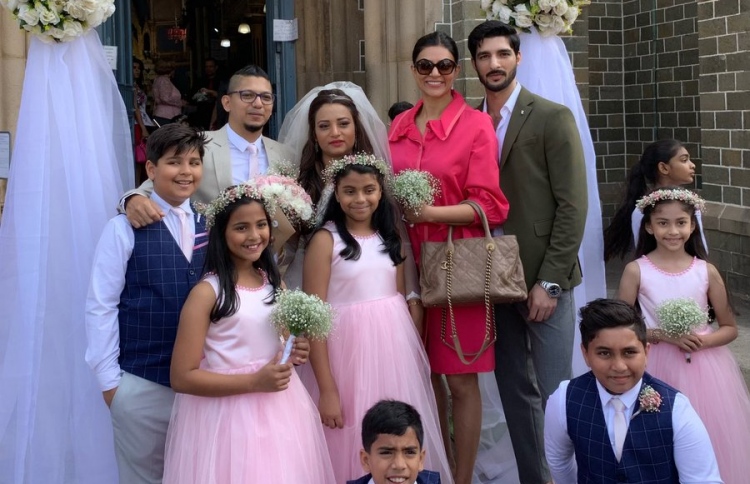 ސުޝްމިތާ އާއި ރަހްމާން ރައްޓެއްސެއްގެ ކައިވެނީގެ ހަފުލާއެއްގައި.