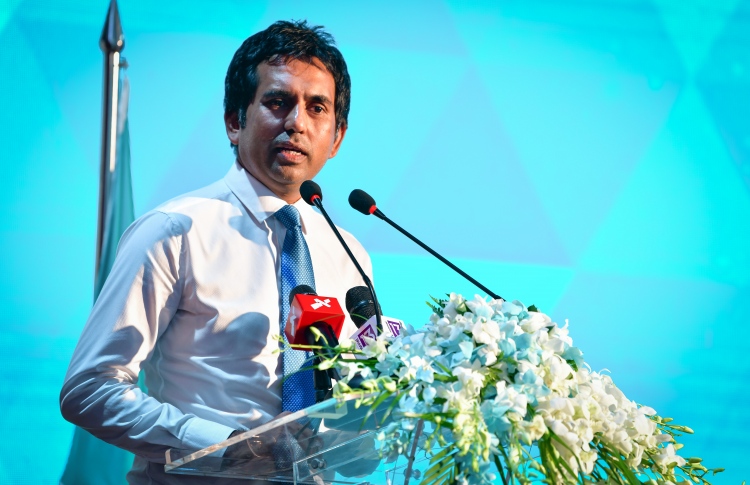 ދައުލަތް އޮޅުންބޮޅުންވެ، ކޮތަރުކޮށި ރަނަށް: އިދިކޮޅު