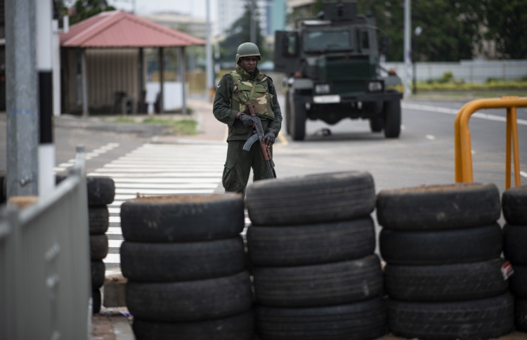 ބޮމުގެ ހަމަލާއަށް ޒިންމާވާމީހުން ޖެހޭނީ މަރަން:ސިރިސޭނާ