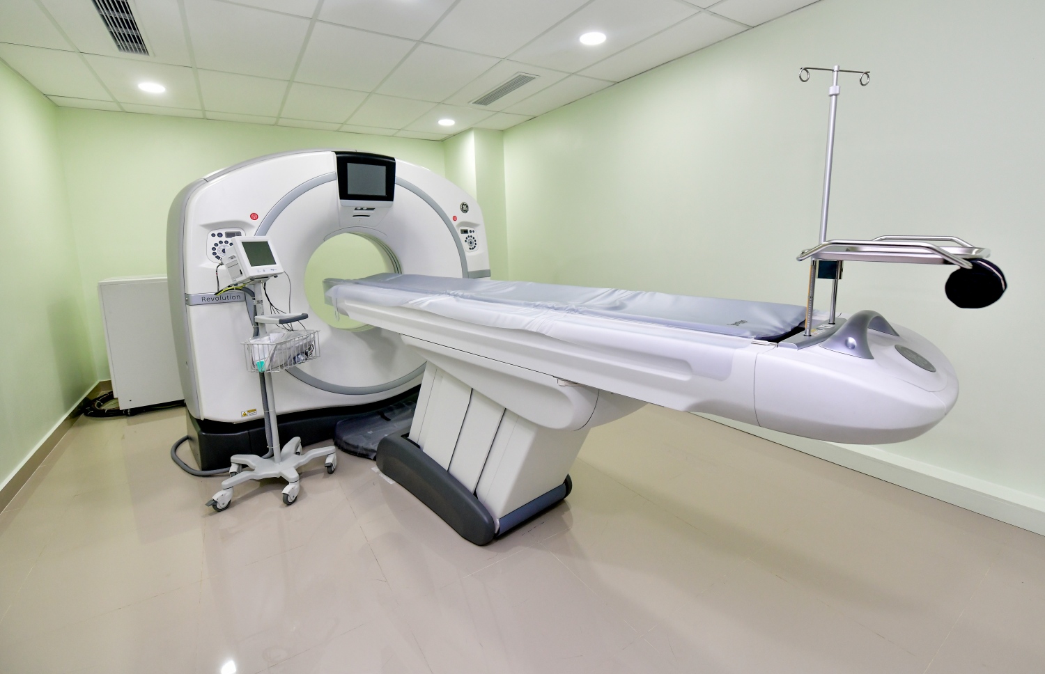 ހުޅުމާލެ ހޮސްޕިޓަލުގައި ބަހައްޓާފައިވާ އެމްއާރްއައި މެޝިން.--- ފޮޓޯ: ނިޝާން އަލީ/ މިހާރު