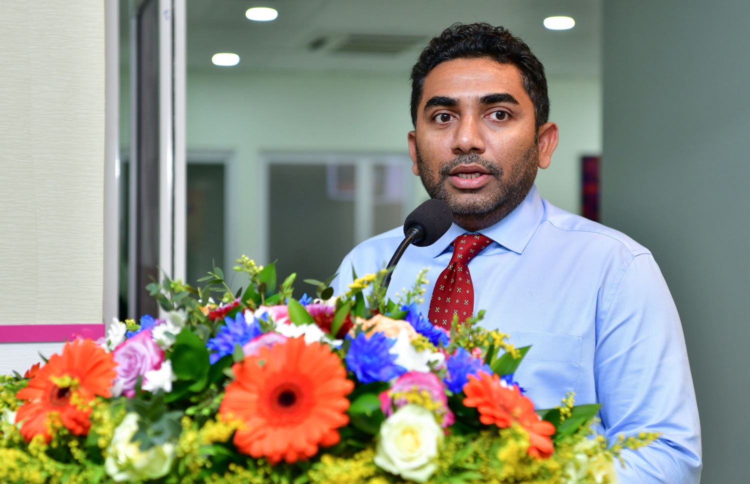 ހެލްތު މިނިސްޓަރު އަބްދުﷲ އަމީން، ހުޅުމާލެ ހޮސްޕިޓަލުގެ ރޭޑިއޯލޮޖީ ޑިޕާޓްމެންޓް ހުޅުވުމުގެ ރަސްމިއްޔާތުގައި މިއަދު ވާހަކަ ދައްކަވނީ.--- ފޮޓޯ: ނިޝާން އަލީ/ މިހާރު