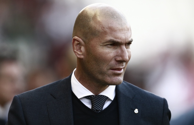 ސަޕޯޓަރުންގެ ކިބައިން ޒިދާން މައާފަށް އެދެފި