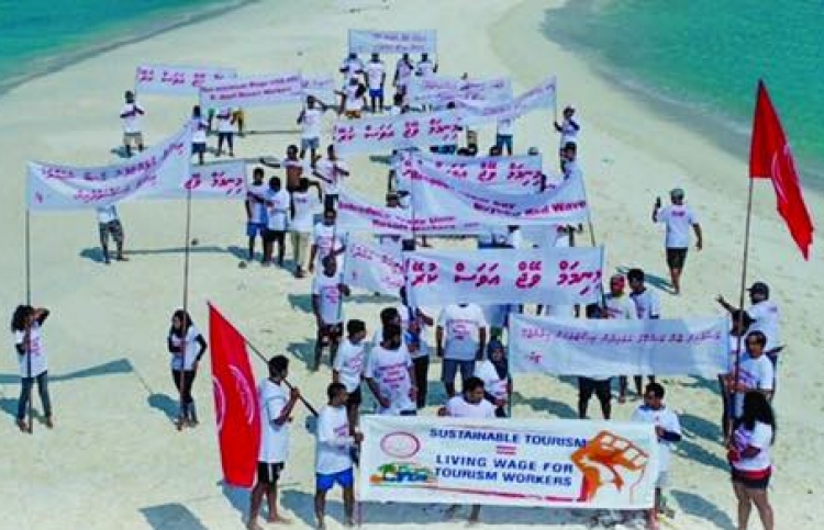 ނޯ ޕޭ ލީވްގައި ދާން މަޖުބޫރުކޮށް ސޮއިކުރުވުން ގިނަވަނީ