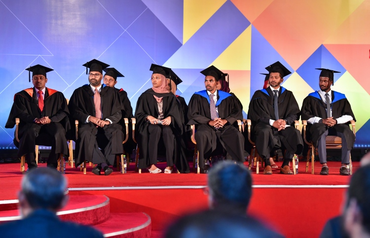 މަތީ ތައުލީމުގެ ލޯނު ހަމަޖެހުނީ މަދު ބަޔަކަށް