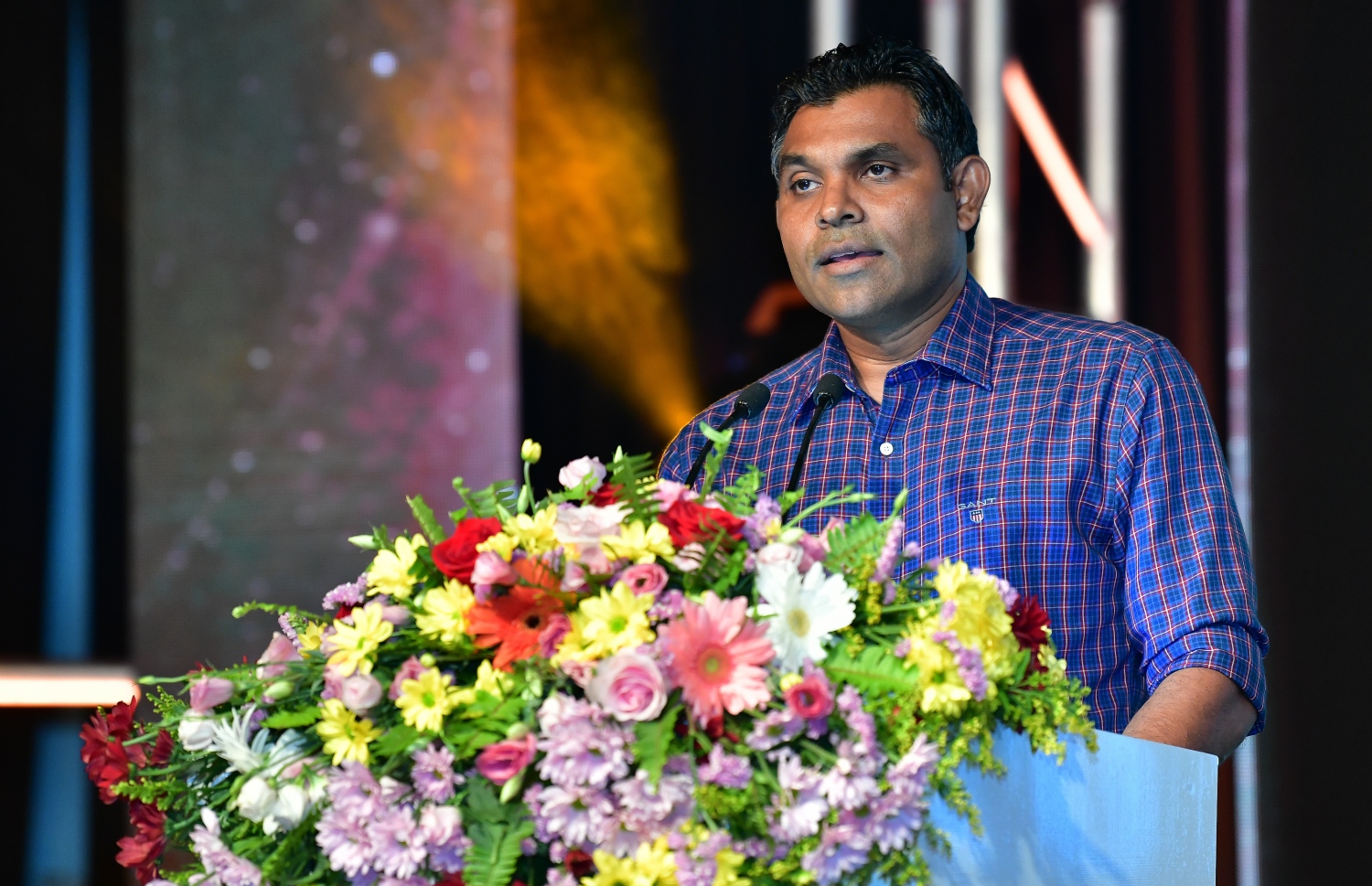 ނޫސްވެރިކަމުގެ މިނިވަންކަމުގެ ދުވަސް ފާހަގަކުރަން މޯލްޑިވްސް މީޑިއާ ކައުންސިލުން މިރޭ ބޭއްވި ރަސްމިއްޔާތުގައި ނައިބު ރައީސް ފައިސަލް ވާހަކަފުޅު ދައްކަވަނީ.--- ފޮޓޯ: ނިޝާން އަލީ/ މިހާރު