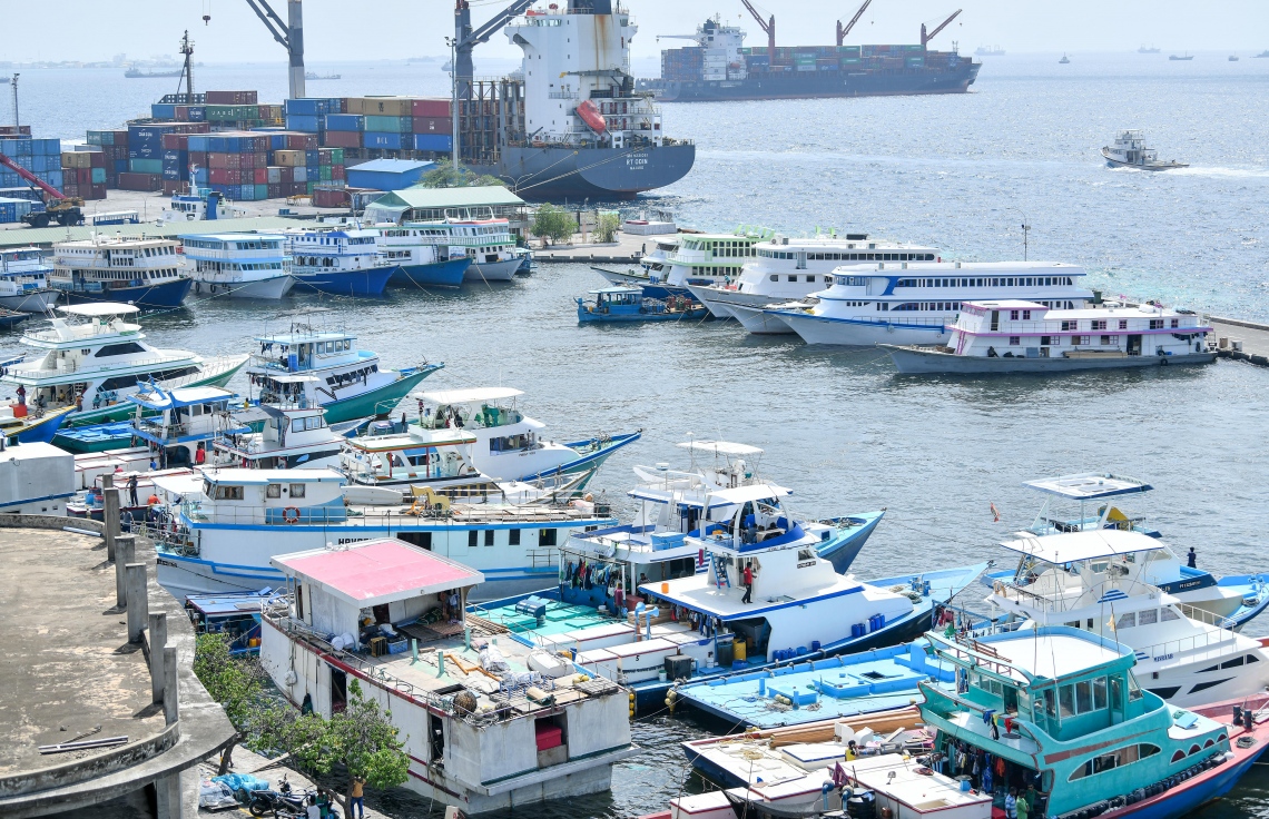 މާލެ: މޭ 5، 2019- މާލޭގެ ނޯތު ހާބަރު ސަރަހައްދުން ފަޅުތެރޭގައި އަޅާފައިވާ އުޅަނދުތައް: ރޯދަ މަސް ފެށެންވާއިރަށް ގިނަ ބޯޓުތަކާއި ދޯނިތައް ވަނީ މުދާ ބަރުކޮށްގެން އެކި ރަށްރަށަށް ފުރާފައި.---ފޮޓޯ: ނިޝާން އަލީ/މިހާރު