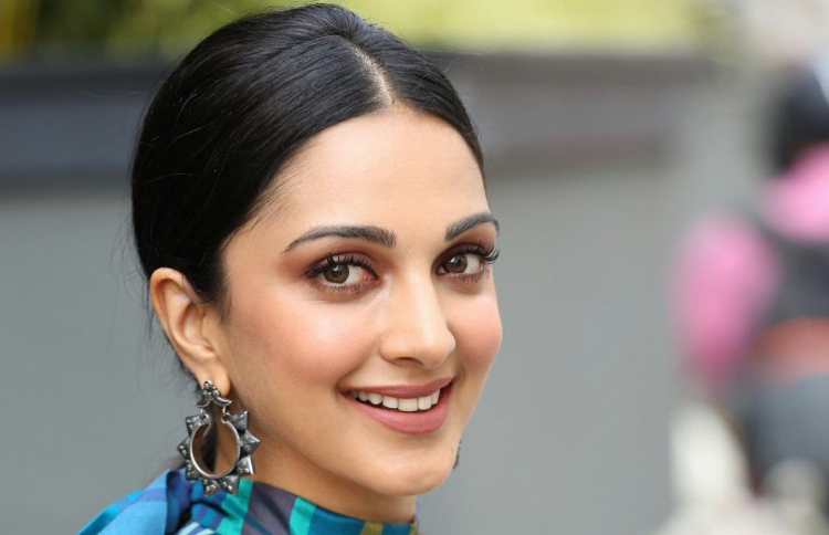 ބޮލީވުޑްގެ ޚަބަރުތައް ކުރުކޮށް