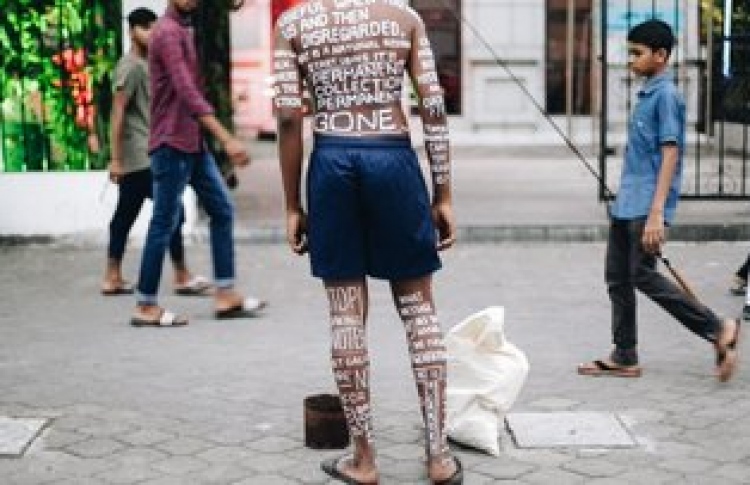 އާޓިސްޓުންގެ ޝަކުވާތައް މުޅިން ތަފާތު ގޮތަކަށް