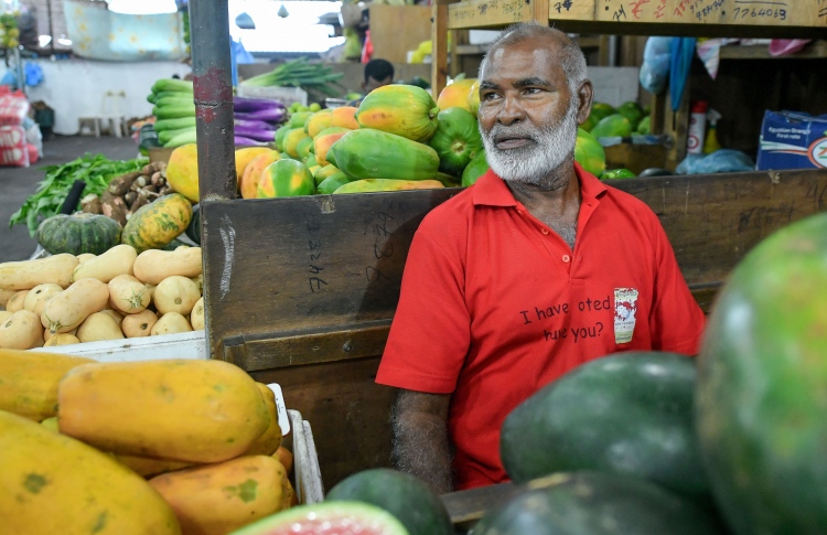 އުމުރުން 78، އެކަމަކު އަދިވެސް މަސައްކަތުގައި!