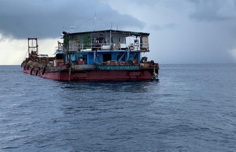 ވެލި ބަރުކުރި ބޯޓު އަދިވެސް އޮތީ ހިފަހައްޓާފައި!