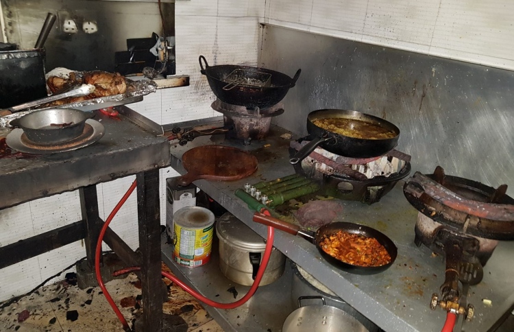 އަލިފާން ކޮންޓްރޯލްކުރަން ފުލުހުން ނަމޫނާ ދައްކައިފި