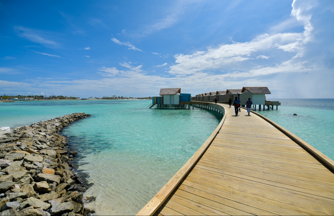 އެނބޫދޫ ފިނޮޅު: މޭ 25، 2019- ކްރޮސްރޯޑްސްގެ ނަމުގައި އެނބޫދޫ ފިނޮޅުގައި ތަރައްގީ ކުރާ ހާއްސަ ސަރަހައްދުގެ ވޯޓާ ވިލާތައް.---ފޮޓޯ: ހުސައިން ވަހީދު/މިހާރު