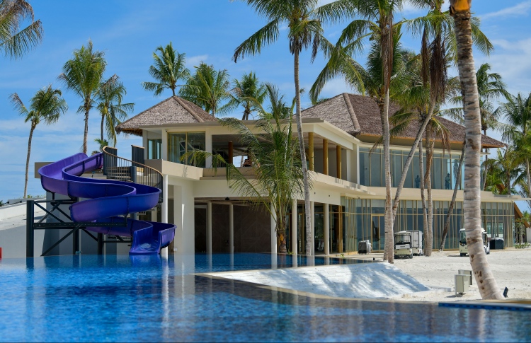 "ޕީކް ސީޒަން"ގެ މަންޒަރު ބަދަލުވެފައި