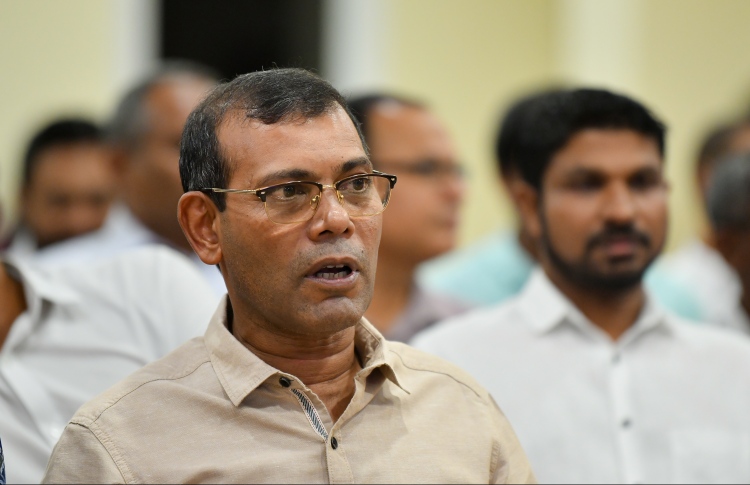 ފުލުހުން އަނދިރި ދައުލަތަށް ބައިއަތު ހިފައިފި: ނަޝީދު