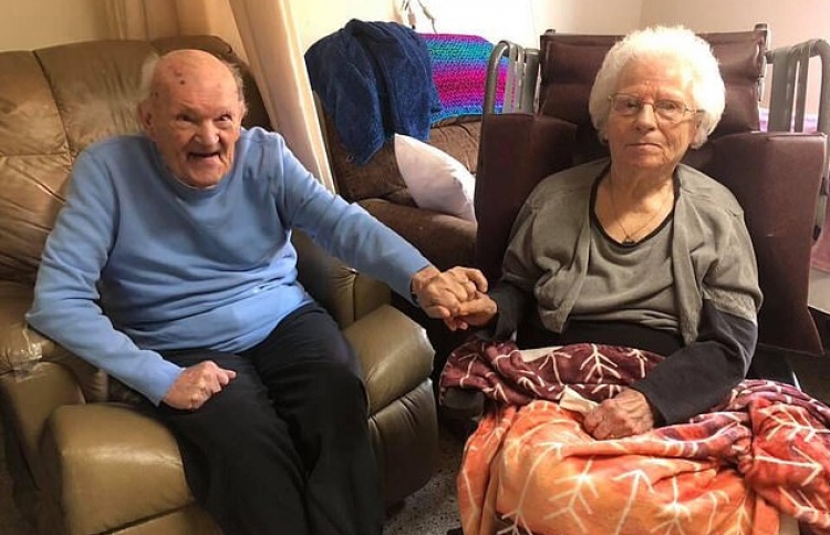 މި ޖޯޑުގެ ޒަމާންވީ ގުޅުމުގެ ސިއްރަކީ ހާޝީސް ޗޮކްލެޓް