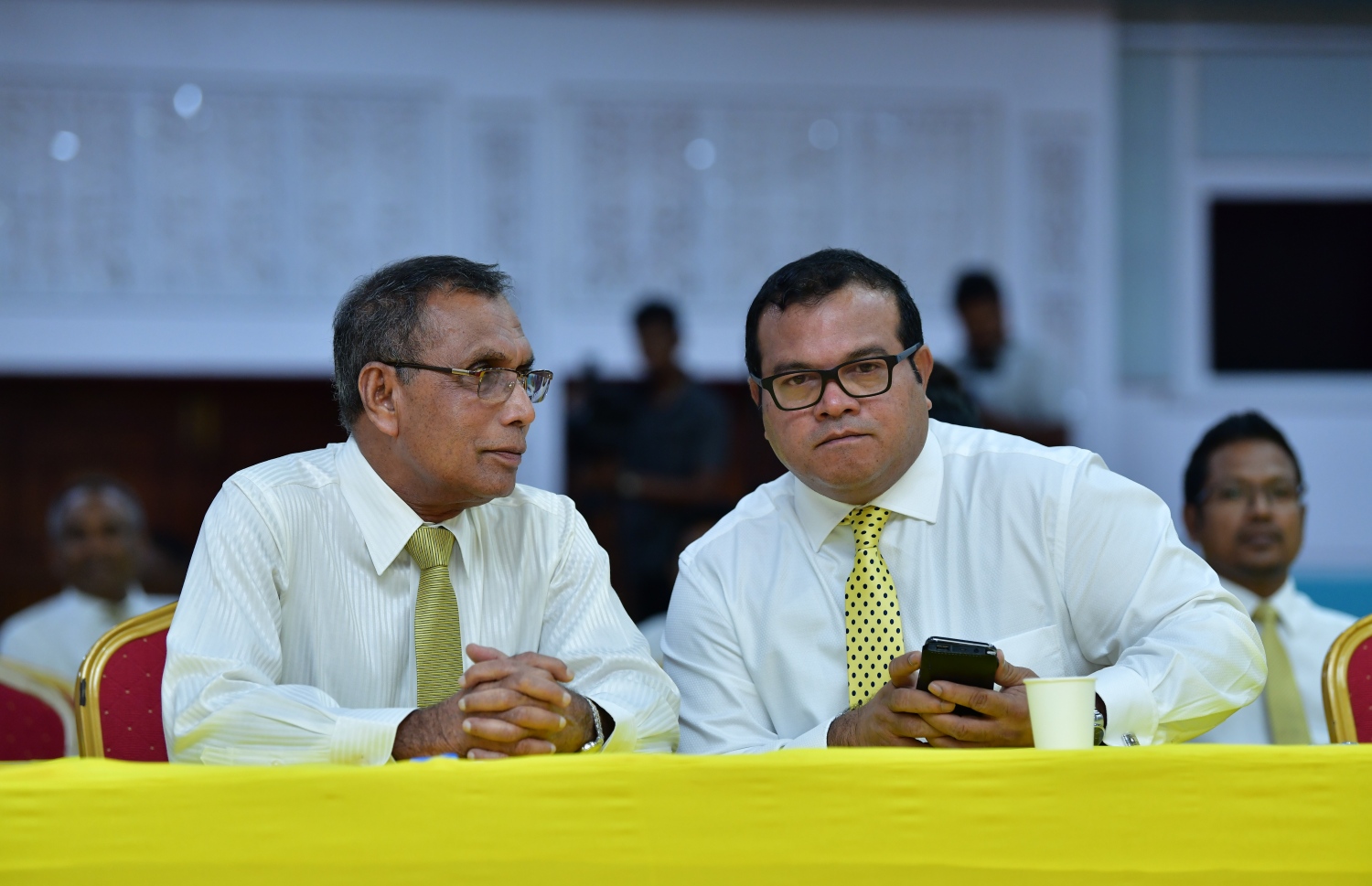 އަސްލަމާއި އަފީފް: ދެ ބޭފުޅުން ވެސް ނަން އަނބުރާ ގެންދެވީ މަސްލަހަތަށް ކަމަށް ވިދާޅުވި. --ފޮޓޯ: ނިޝާން އަލީ/ މިހާރު