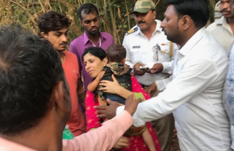 50 ފޫޓް ވަޅަކަށް ވެއްޓުނު ކުއްޖަކު ސަލާމަތްވެއްޖެ