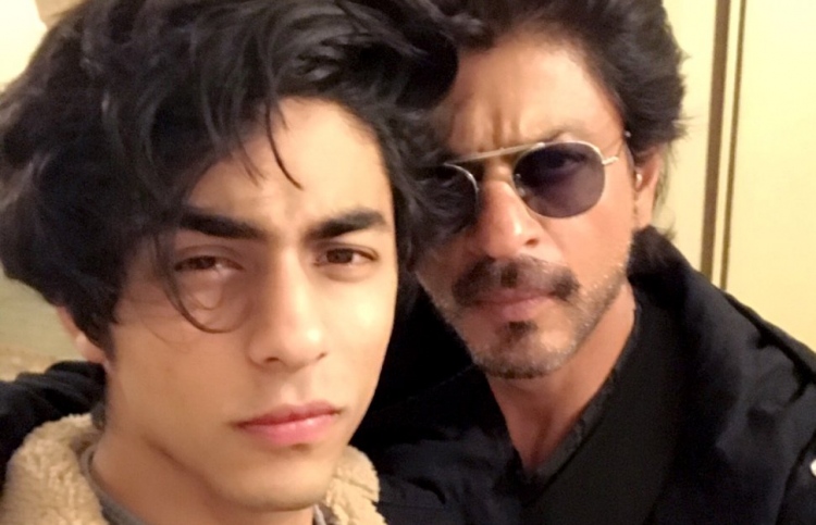 ޝާހްރުކްގެ ދަރިފުޅު އަރިޔަން ނުކުންނާނީ ހޮލީވުޑް ފިލްމަކުން؟