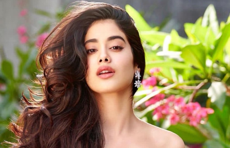 ބޮލީވުޑްގެ ޚަބަރުތައް ކުރުކޮށް