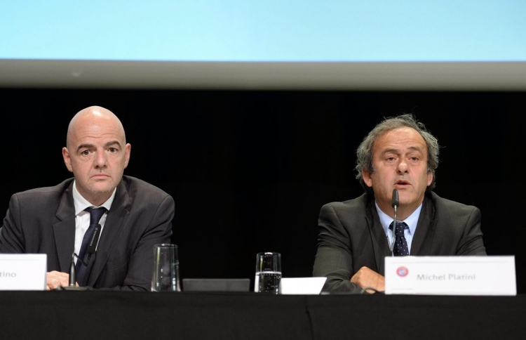 "އަންހެން ފުޓްބޯޅަ އަށް އިންފަންޓީނޯ ކުރީ މަލާމާތް"