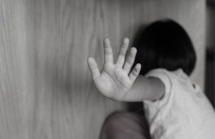 5 އަހަރުގެ ކުއްޖާއާ "ބެހުނު" މީހާ ހައްޔަރުކޮށްފި