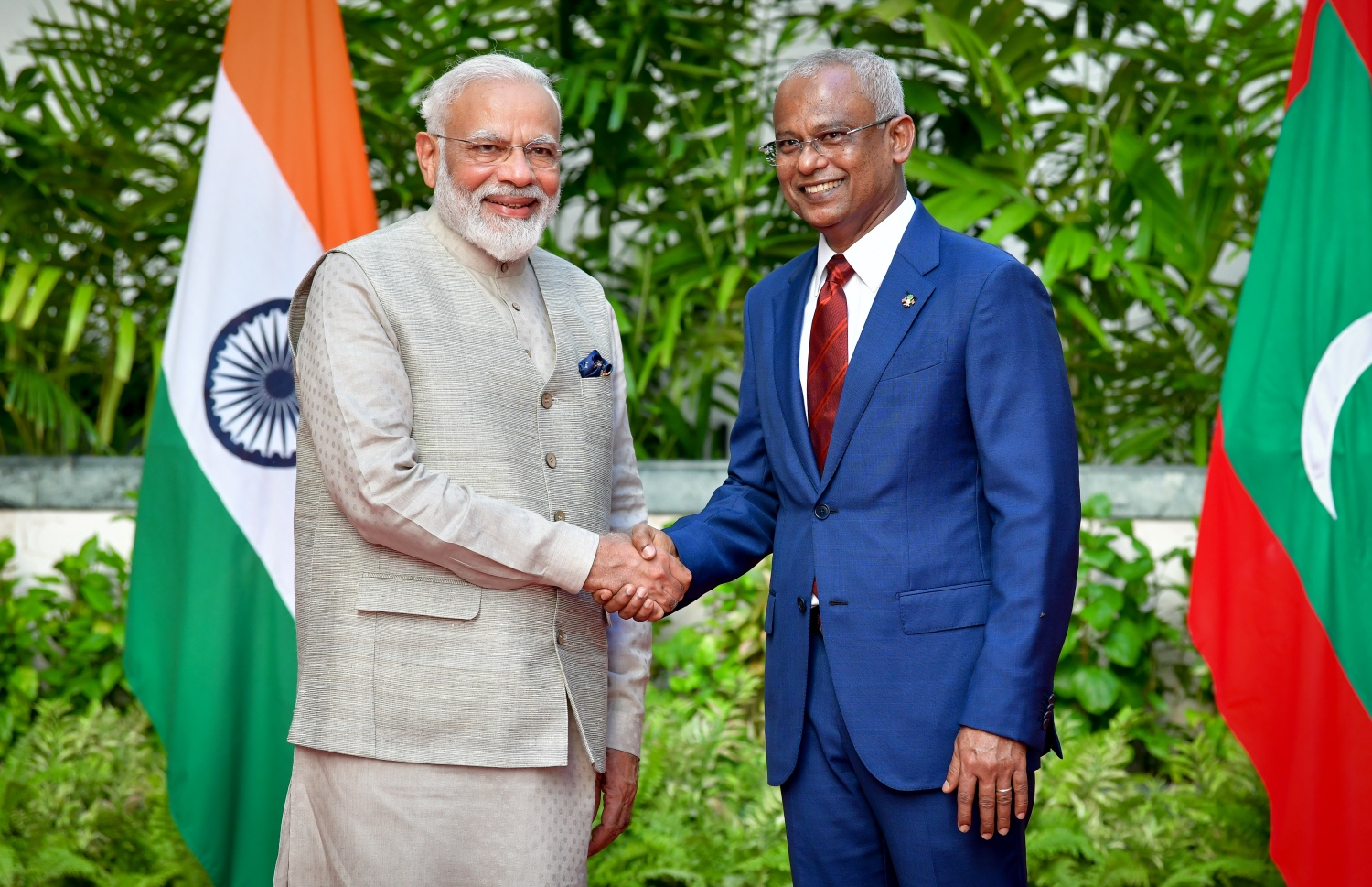 މޯދީ 2019 ވަނަ އަހަރު ރާއްޖެ އަށް ކުރެއްވި ދަތުރުފުޅުގައި ރައީސް އިބްރާހިމް މުހައްމަދު ސޯލިހާ އެކު، ރައީސް އޮފީހުގައި ފޮޓޯއަކަށް ހުއްޓިވަޑައިގެން.-- ފޮޓޯ: ނިޝާން އަލީ | މިހާރު