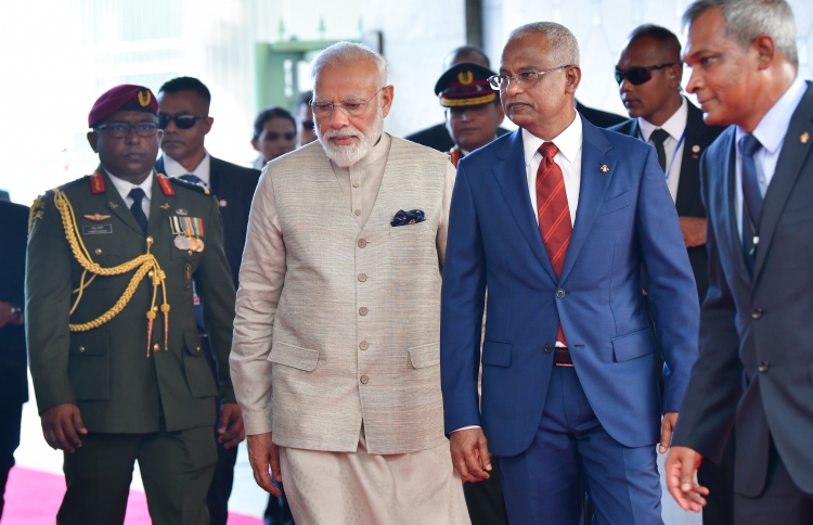 އިންޑިއާގެ ބޭނުމަކީ ދެކުނަށް އަތްގަދަކުރުން؟