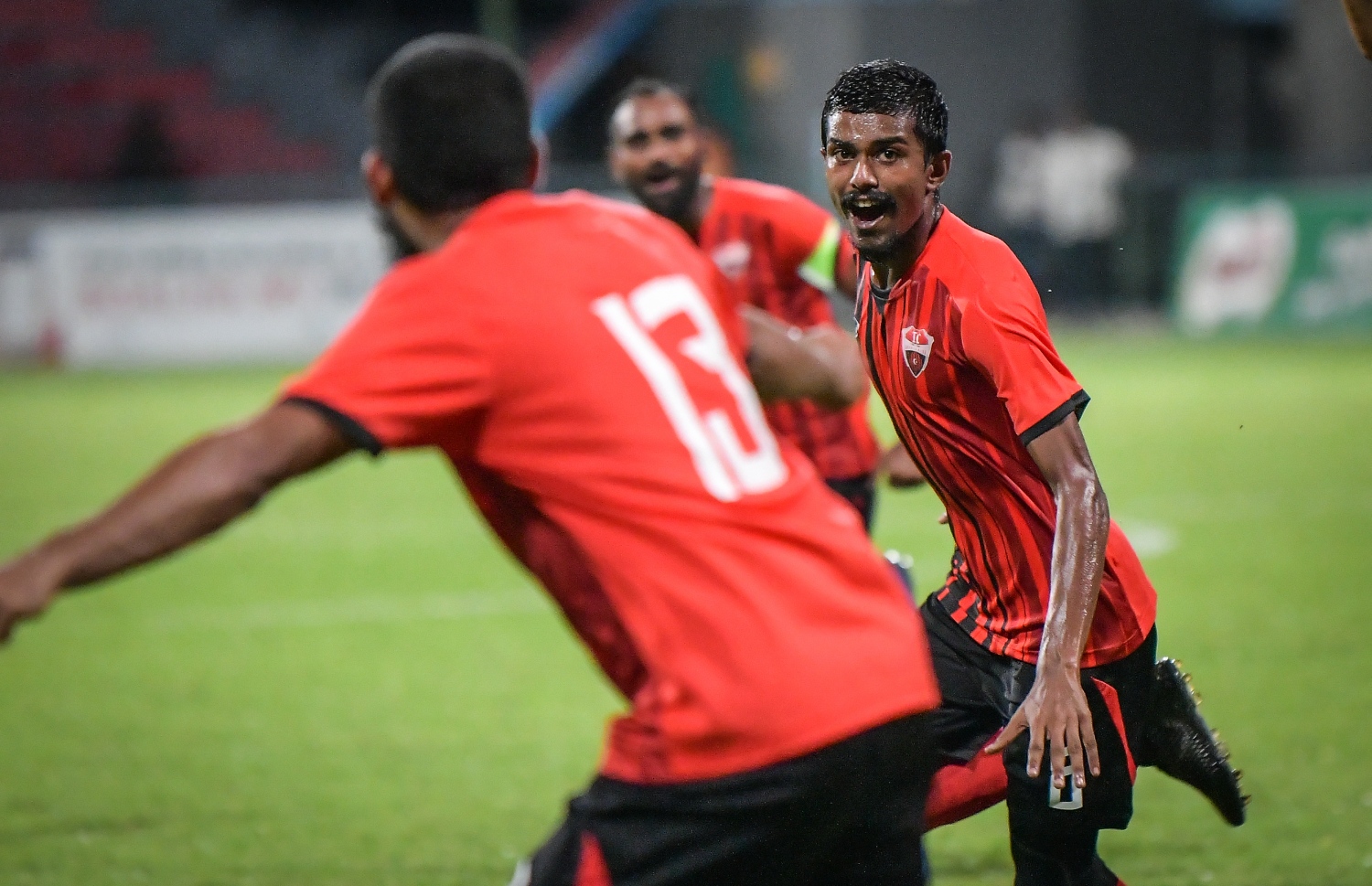 ޓީސީގެ އައިސަމް (ކ) ލަނޑު ޖެހުމަށް ފަހު އުފާފާޅުކުރަނީ. -- ފޮޓޯ: ނިޝާން އަލީ/ މިހާރު