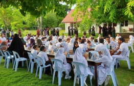Students of Maalhos School in Alifu Alifu Atoll having breakfast. PHOTO: NISHAN ALI/ MIHAARU