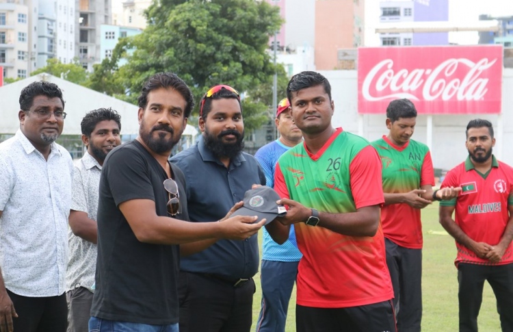 މެލޭޝިއާ މުބާރާތަށް ކްރިކެޓް ޓީމު ފައިނަލްކޮށްފި