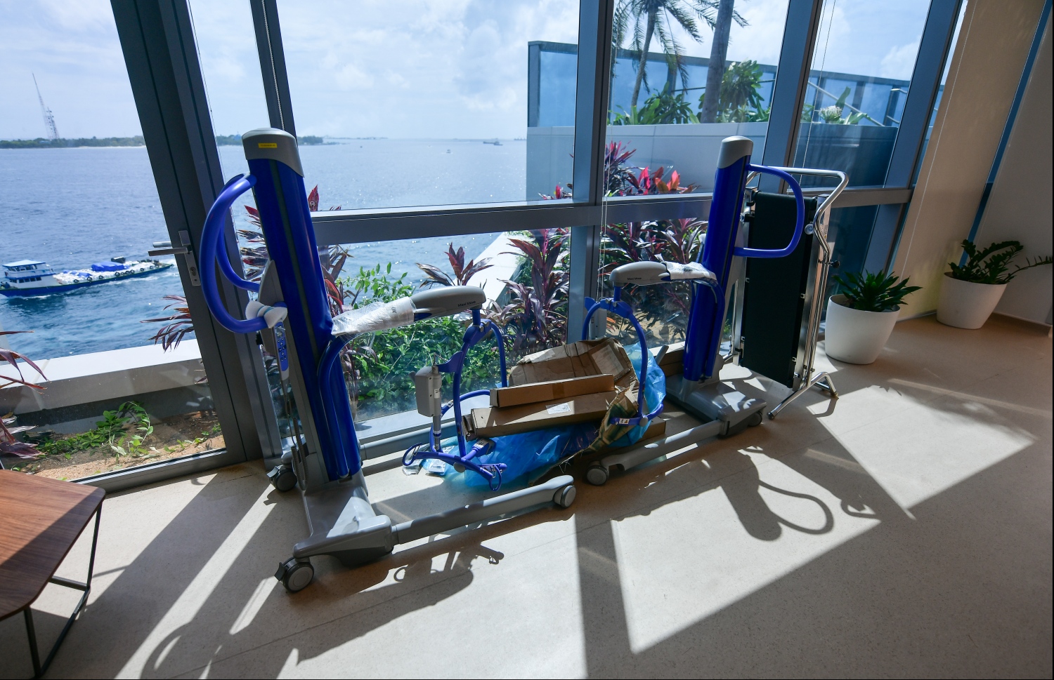 ހައިޑްރޯ ތެރަޕީ ދޭން ޕޫލަށް މީހުން ބާލަން ބޭނުންކުރާ ވަސީލަތެއް. --ފޮޓޯ: ހުސެއިން ވަހީދު/މިހާރު