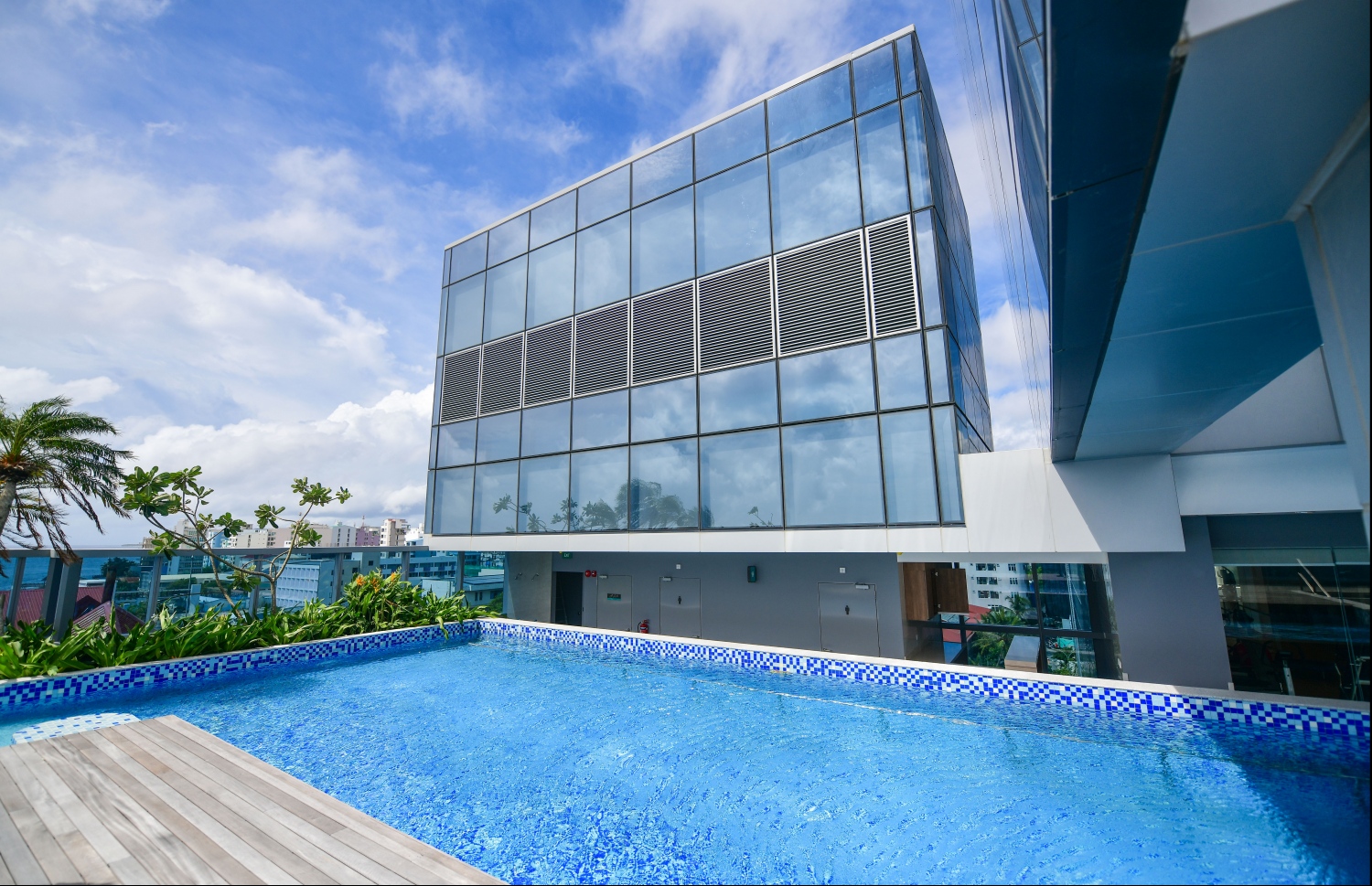 ދަރުމަވަންތަ ހޮސްޕިޓަލްގެ ފިޒިއޮތެރަޕީ ފްލޯގައި ހިމެނޭ ހައިޑްރޯ ތެރަޕީ ޕޫލް: މިއީ ރާއްޖޭގައި އަލަށް ފެށި ހިދުމަތެއް--ފައިލް ފޮޓޯ: މިހާރު