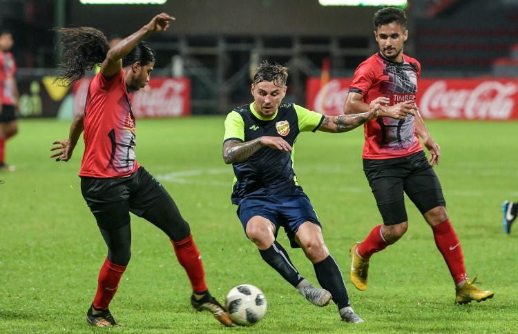 ޔުނައިޓެޑް ވިކްޓްރީ އަތުން ފޯކައިދޫ މޮޅުވެއްޖެ