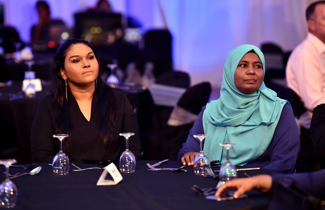 މާލެ: ޖޫން 15، 2019: ދުނިޔޭގެ ކަނޑުތަކުގެ ދުވަސް ފާހަގަކުރުމަށް ގިޔާސުއްދީން އިންޓަނޭޝަނަލް ސްކޫލުގައި ބޭއްވި ހާއްސަ ރަސްމިއްޔާތެއްގައި ބަޔަކު ބައިވެރިވަނީ.-- ފޮޓޯ: ރައީސް އޮފީސް