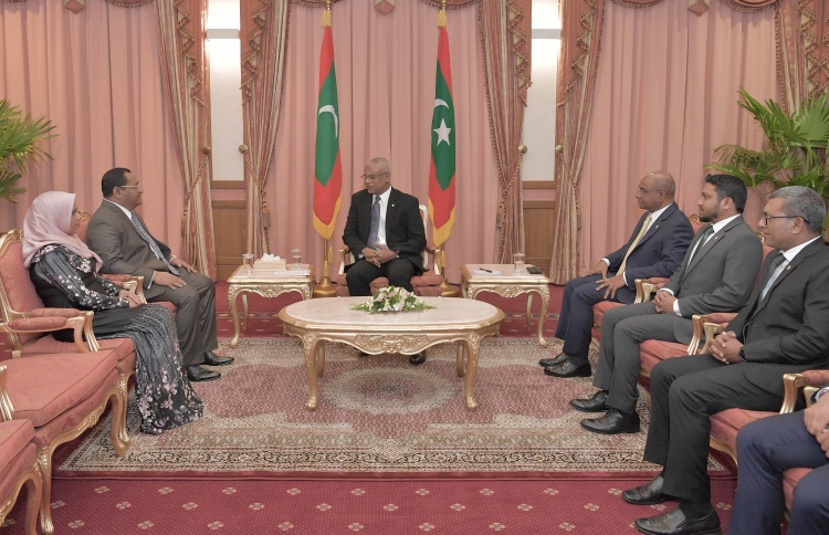 ޗައިނާ އާއި ސައުދީ އަށް އާ ސަފީރުން