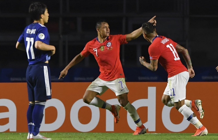 ޗެމްޕިއަން ޗިލީން ފުރަތަމަ މެޗުގައި ޖަޕާން ބަލިކޮށްފި