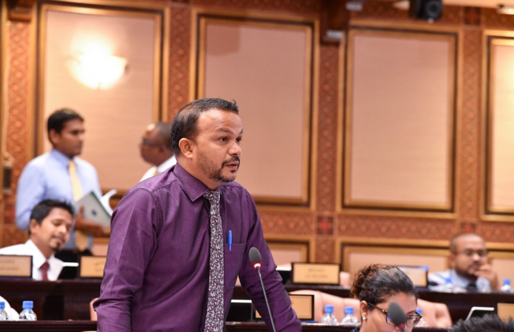 ސުޕްރީމް ކޯޓުގެ ސޫމޯޓޯ ބާރު ބަދަލުކުރަން ޖެހޭ: އަލީ