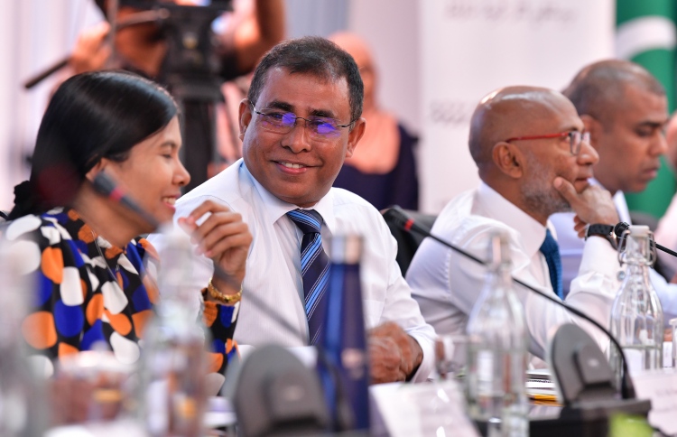 ޔޫކޭގެ ޓޫރިސްޓުން ފްލައިޓްތައް ފުރާލާނެ: މައުސޫމް