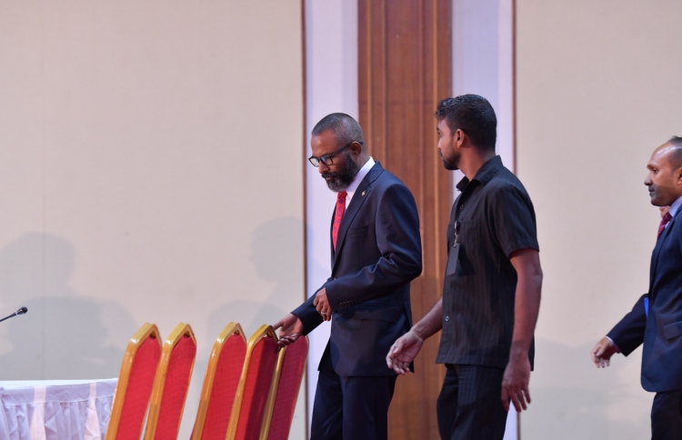 ފަނޑިޔާރު ޑީޑީ ވަކިކުރަން ނިންމައި މައްސަލަ ތަޅުމަށް