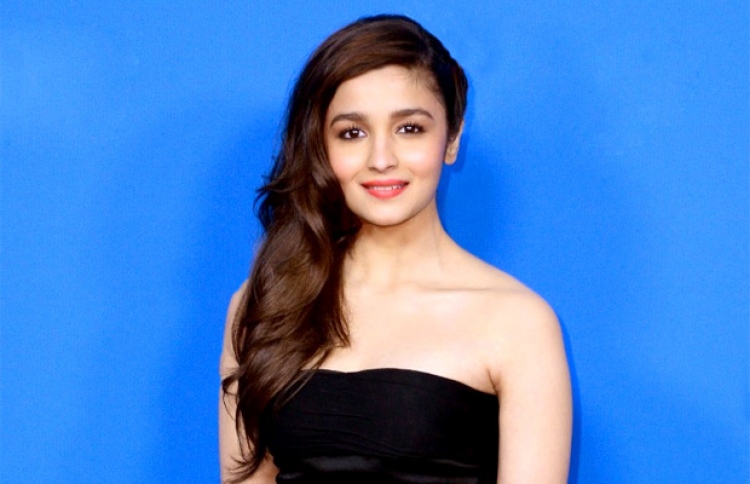 ބޮލީވުޑްގެ ޚަބަރުތައް ކުރުކޮށް