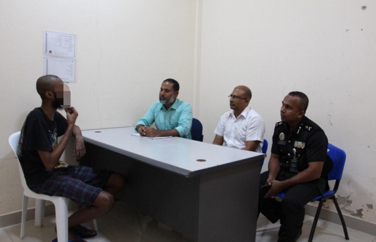 15 މިނިޓް ތެރޭ ގައިދީނަށް ފަރުވާދިނިން: ކޮމިޝަނާ