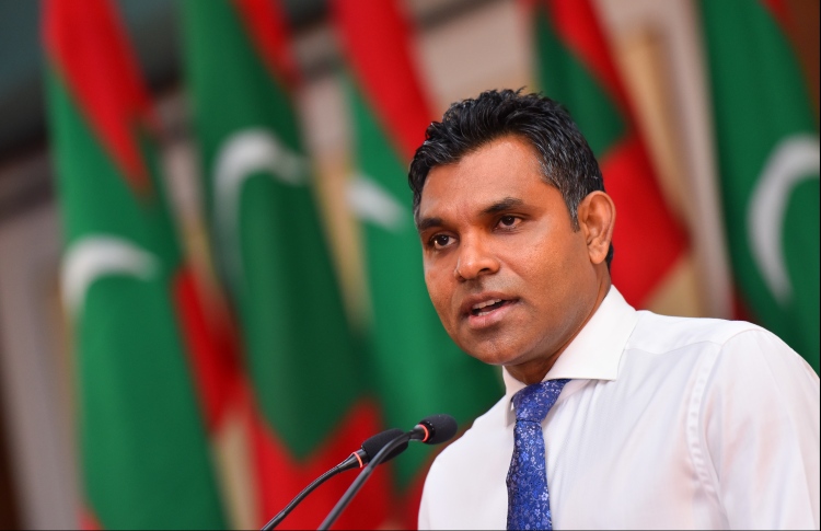 "މަސައްކަތްތައް ބޭރު މީހުންނަށް ދޫކުރުމަކީ ގޯހެއް"